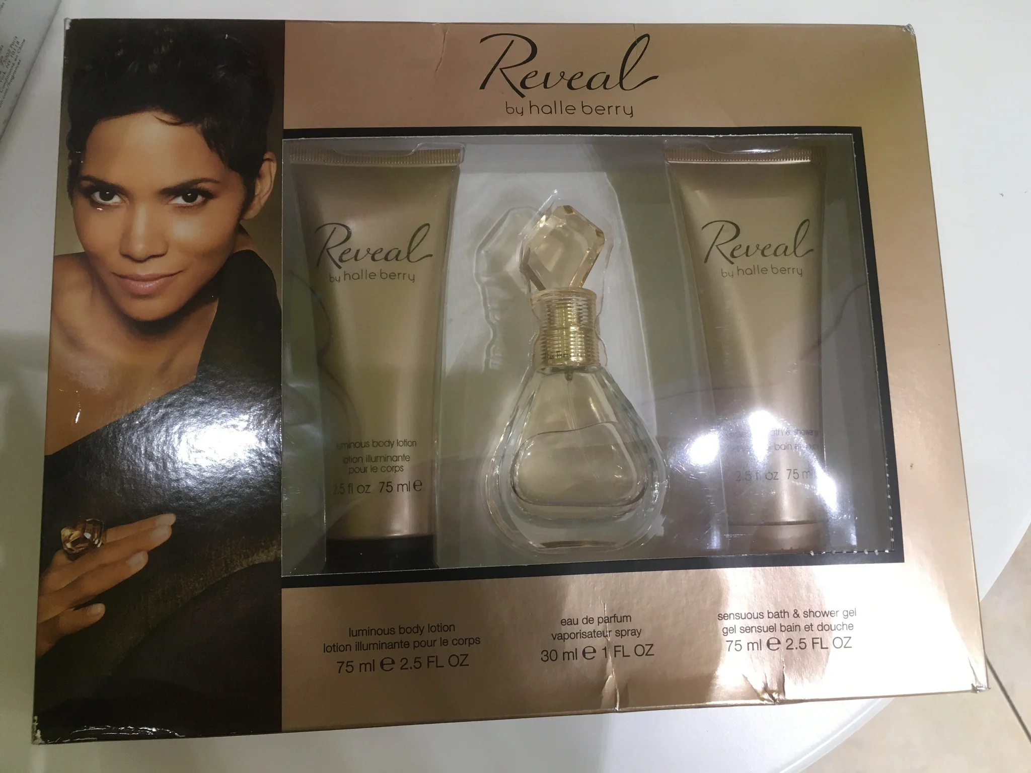 Reveal Eau de Parfum Spray By Halle Berry 30ml / 1.0 OZ. Gift Set 3 Pcs For Women